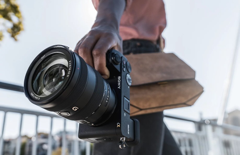 Top 10 Máy Ảnh Mirrorless Đáng Đầu Tư Nhất Cho Nhiếp Ảnh Gia 2025