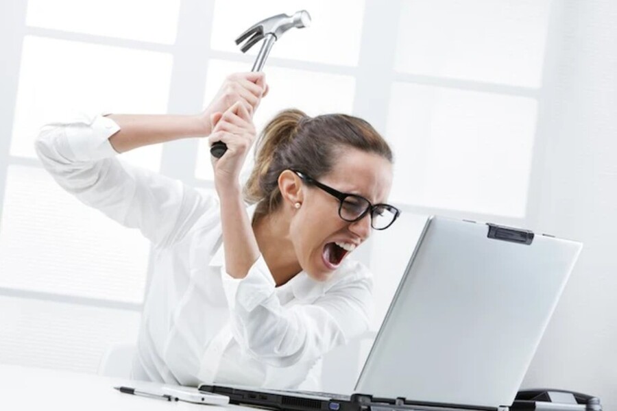 Thói quen tưởng vô hại này đang âm thầm phá hỏng laptop của bạn mỗi ngày