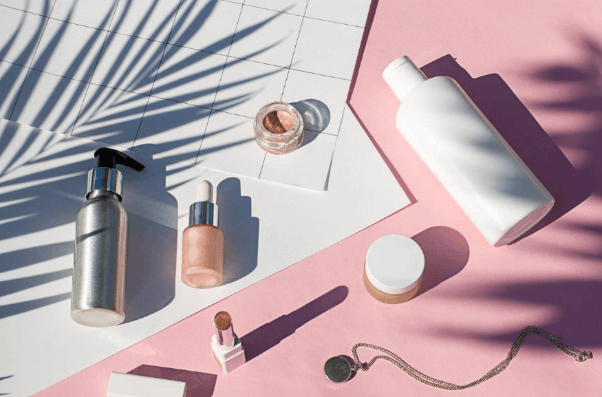 Nghệ Thuật Chụp Ảnh Sản Phẩm Flat Lay: Bí Quyết Tạo Nên Bức Ảnh Cuốn Hút Từ Trên Cao